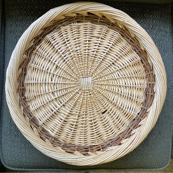 Large Round Willow and Rattan Wicker Tray - Picture 1 of 5